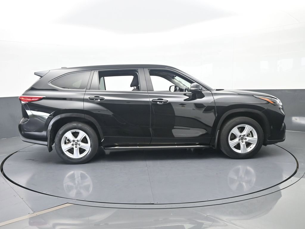 Used 2023 Toyota Highlander L image 7