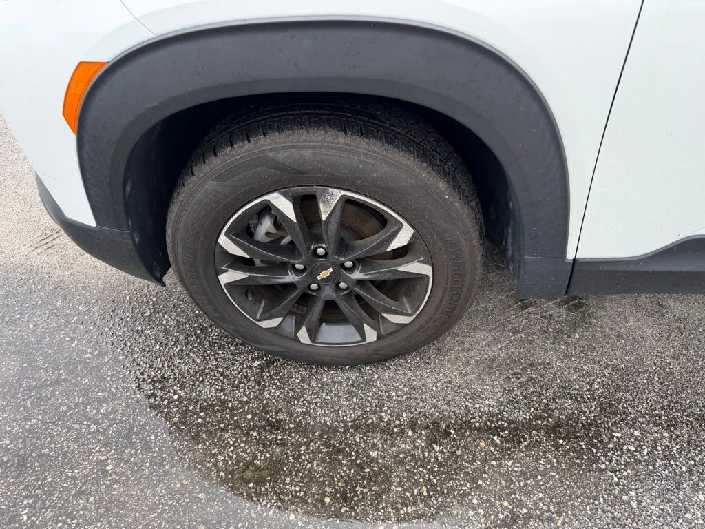 Used 2021 Chevrolet TrailBlazer LT w/ Convenience Package FWD image 9
