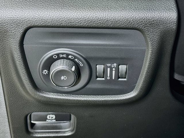 Used 2024 Jeep Grand Cherokee Overland w/ Adv Protech Group III AWD/4WD image 10