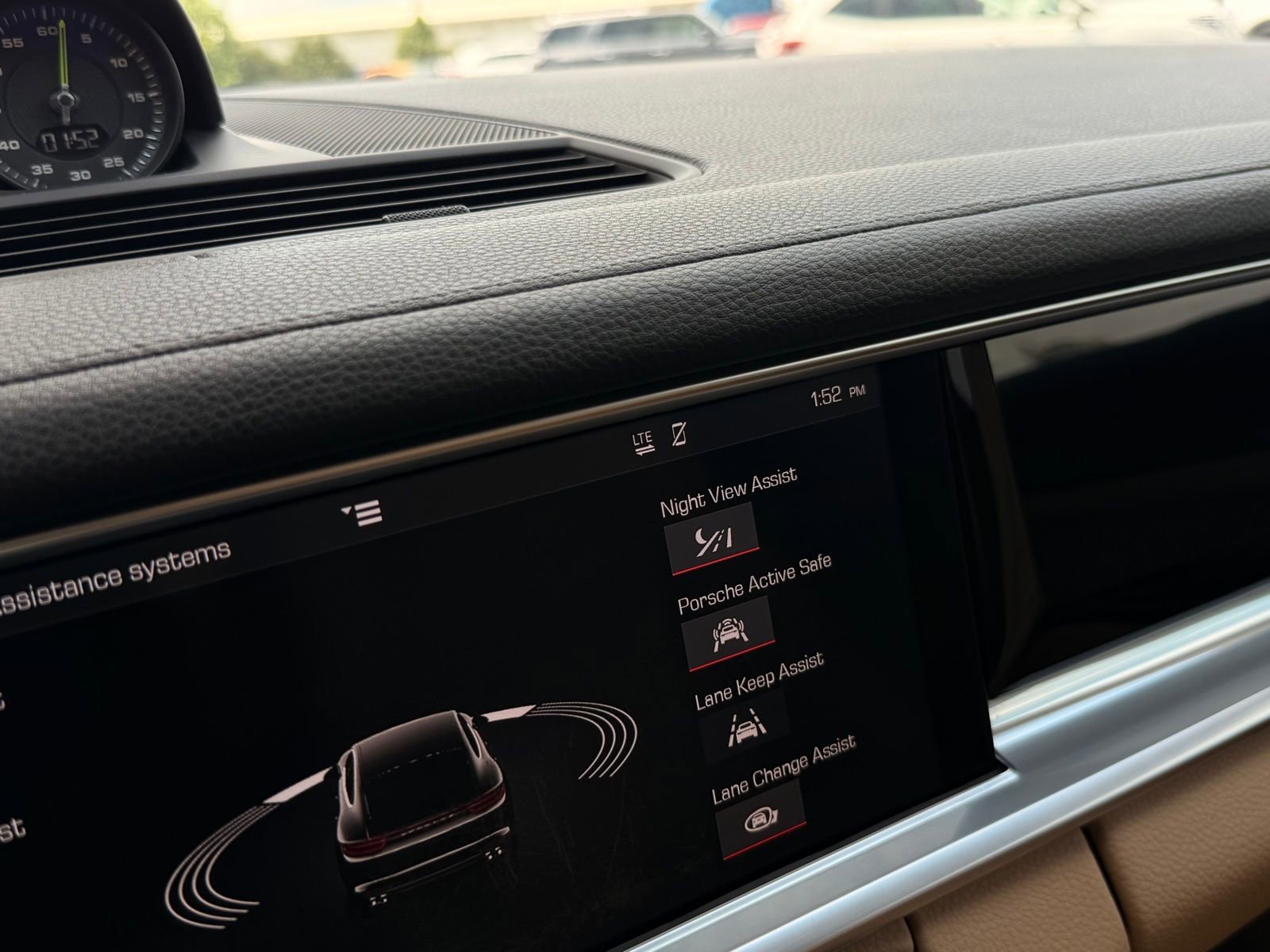 Used 2018 Porsche Panamera 4 AWD/4WD image 55
