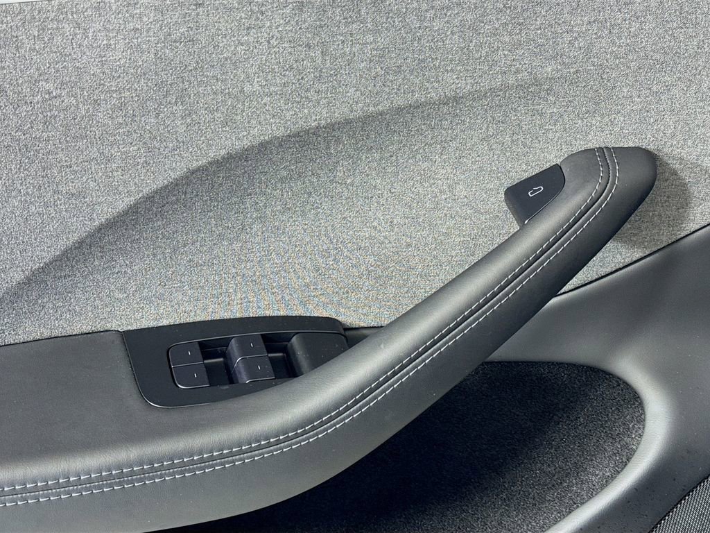 Used 2024 Tesla Model 3 Standard Range image 15