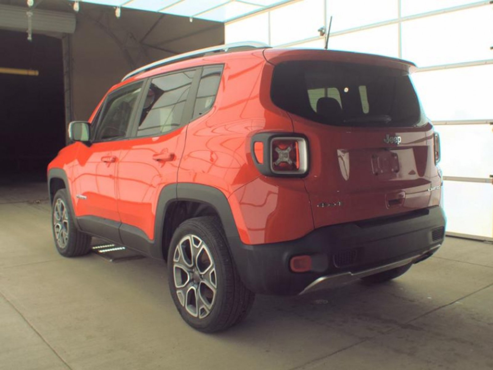 Used 2018 Jeep Renegade Limited AWD/4WD image 7