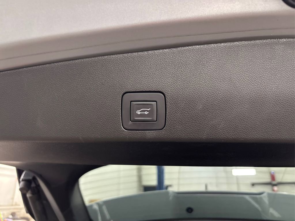 Used 2023 Buick Encore GX Select image 14