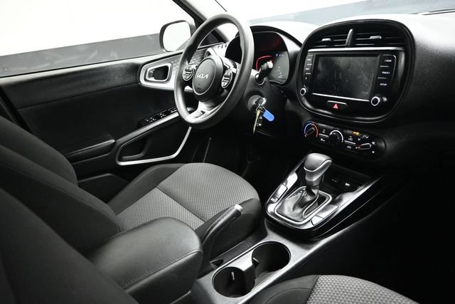 Used 2023 Kia Soul LX FWD image 16