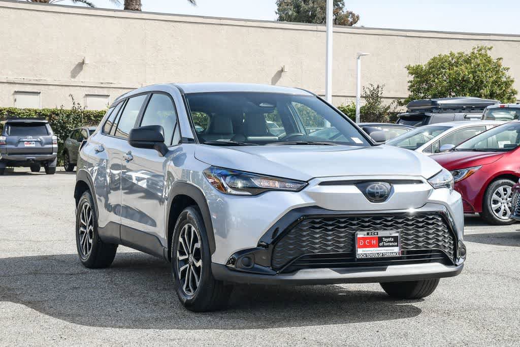 Used 2025 Toyota Corolla Cross AWD Hybrid image 3