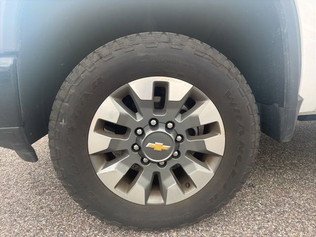 Used 2025 Chevrolet Silverado 2500 Custom w/ Custom Convenience Package image 10