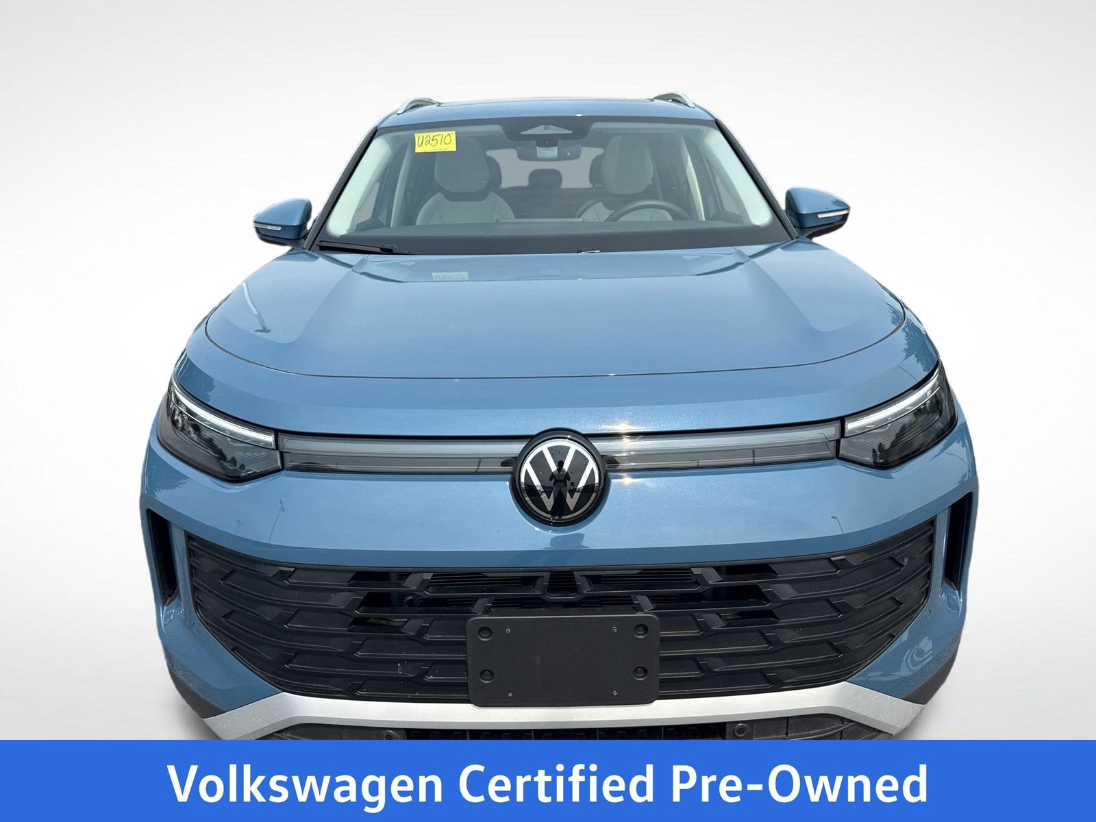 Used 2025 Volkswagen Tiguan SE w/ Panoramic Sunroof Package AWD/4WD image 9