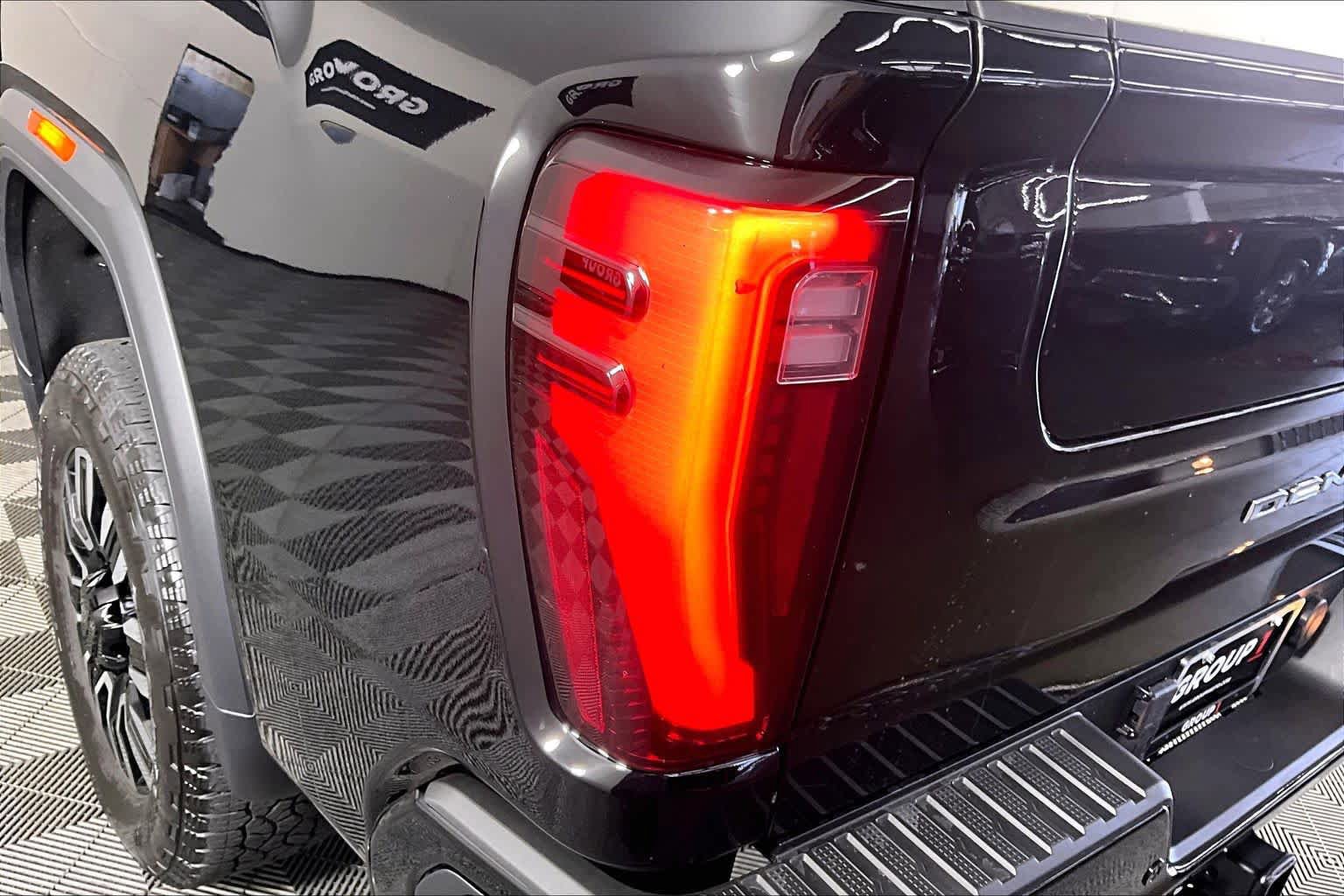 Used 2025 GMC Sierra 3500 Denali Ultimate AWD/4WD image 27