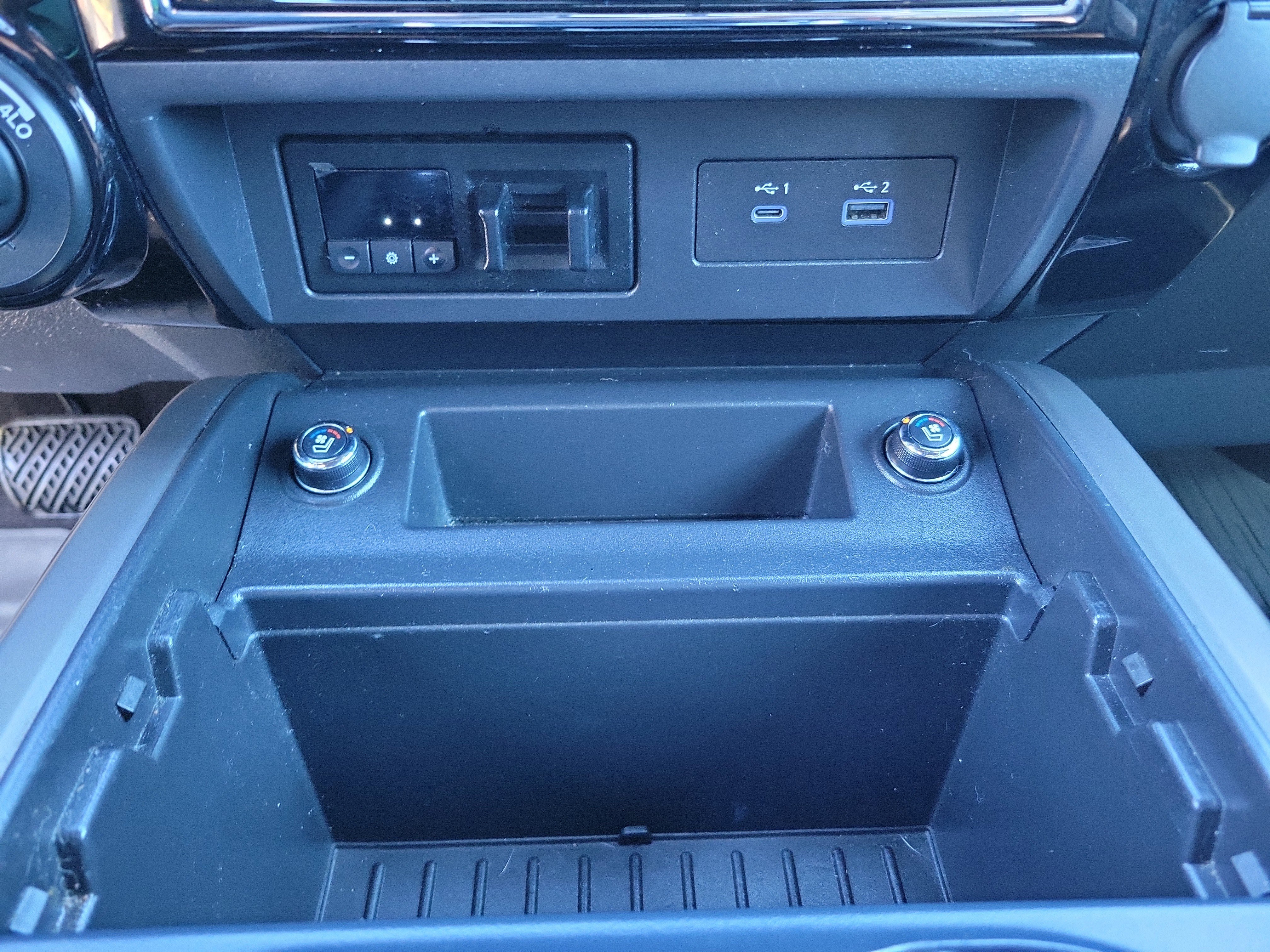 Used 2023 Nissan Titan Platinum Reserve w/ Moonroof Package image 14