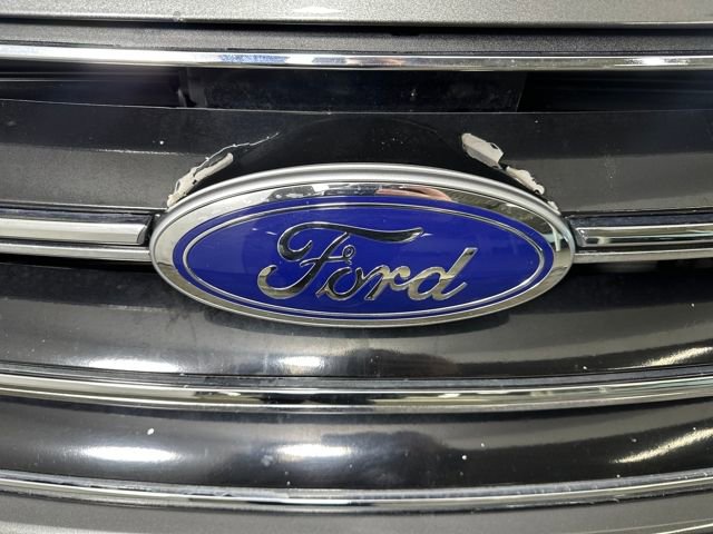 Used 2018 Ford Edge Titanium w/ Equipment Group 301A image 9