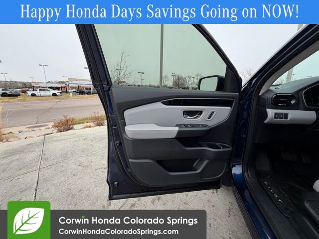 New 2025 Honda Pilot Touring image 13