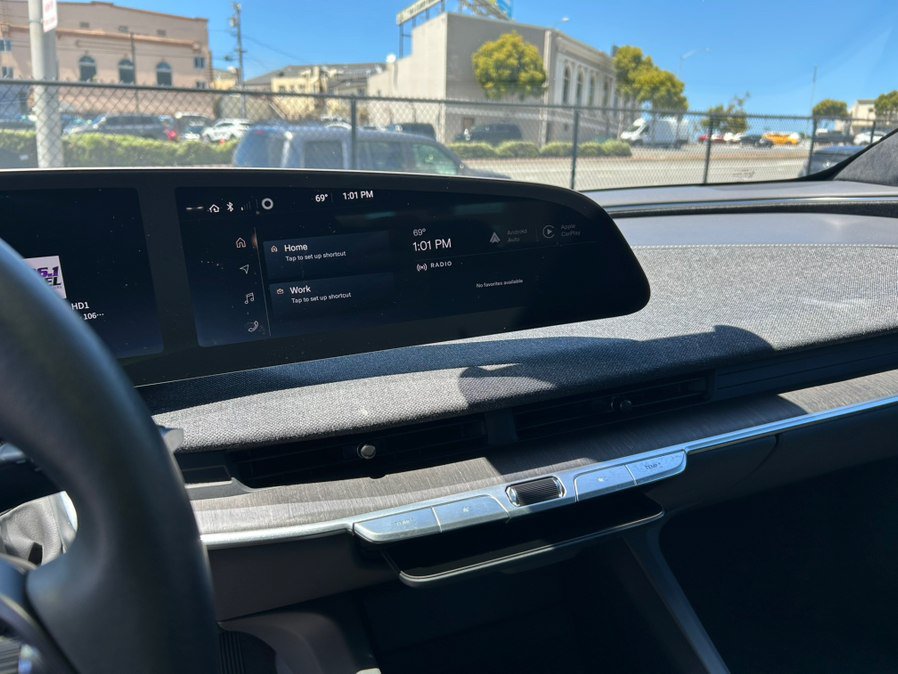 Used 2024 Lucid Air Touring AWD/4WD image 24