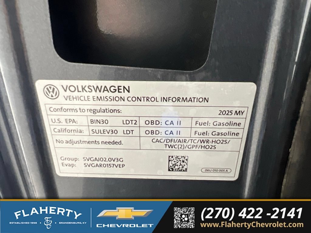 Used 2025 Volkswagen Tiguan SE R-Line AWD/4WD image 17