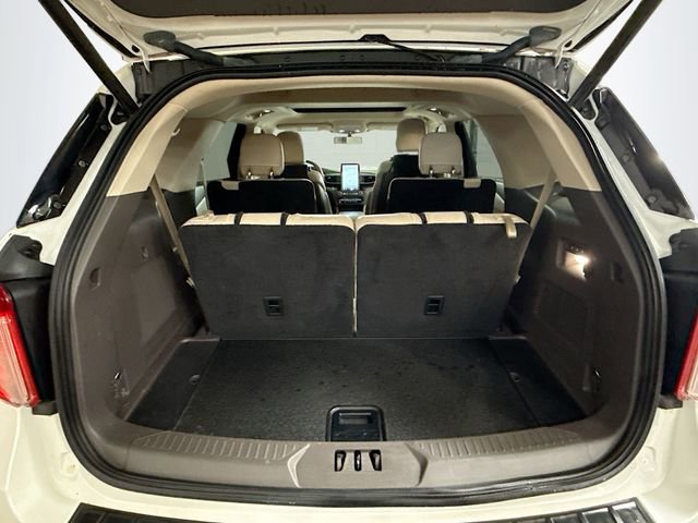 Used 2020 Ford Explorer Platinum w/ Premium Technology Package AWD/4WD image 30