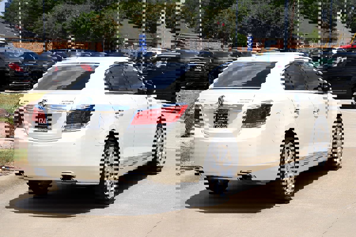 Used 2012 Buick LaCrosse Touring image 11