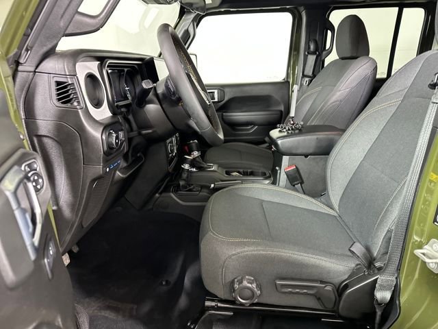 Used 2024 Jeep Wrangler Unlimited w/ Convenience Group AWD/4WD image 11