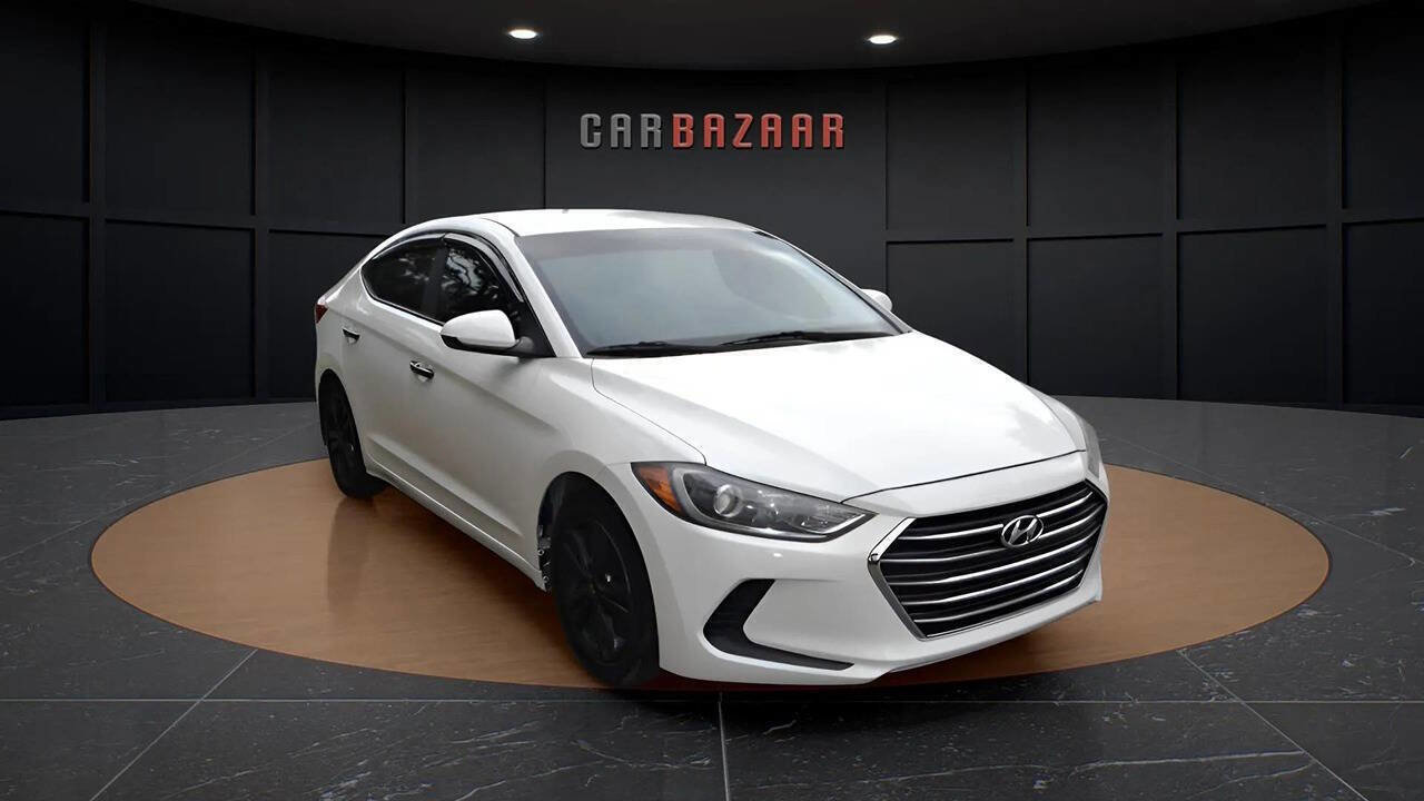 Used 2017 Hyundai Elantra SE image 10