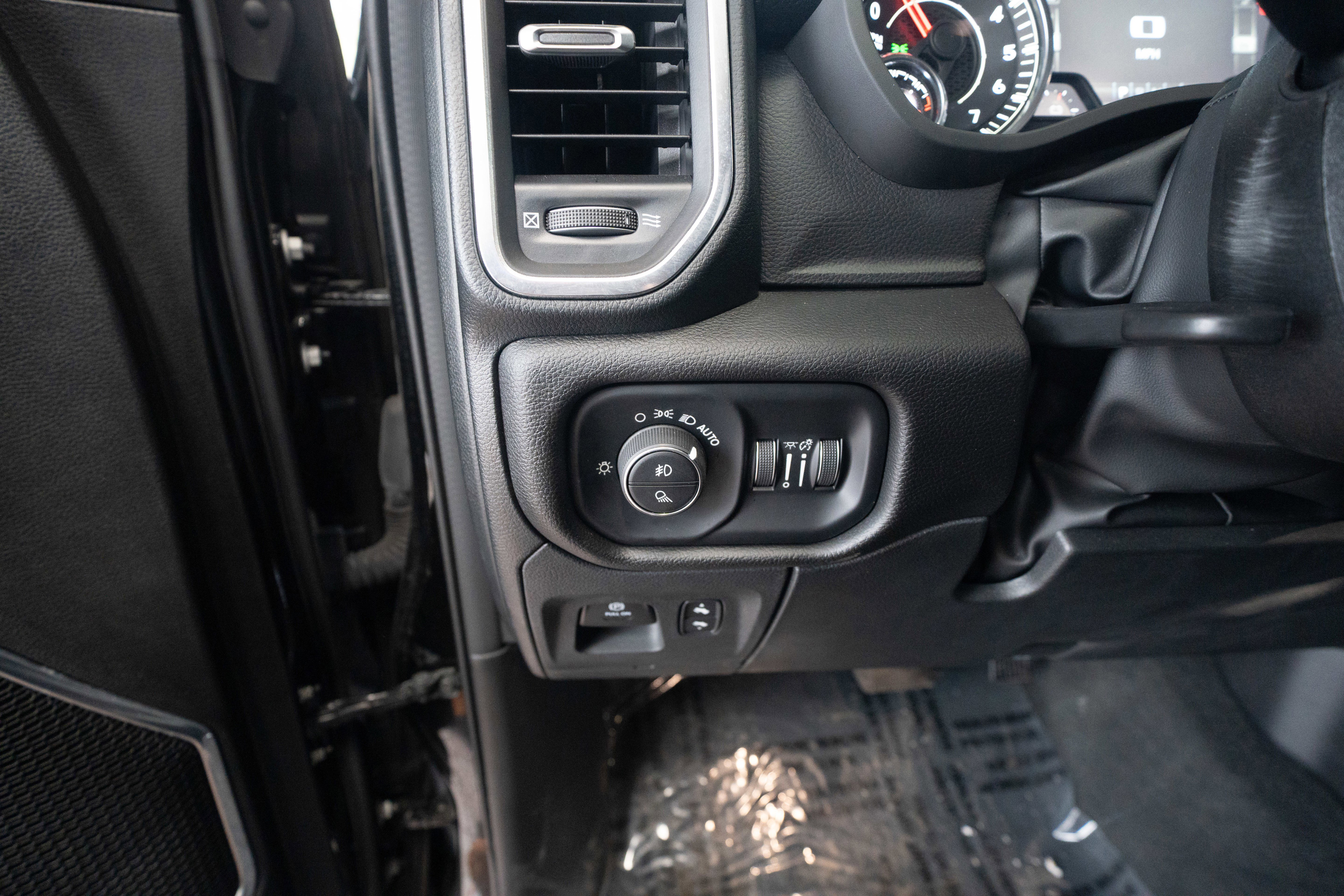 Used 2022 RAM 1500 Laramie w/ Sport Appearance Package image 11