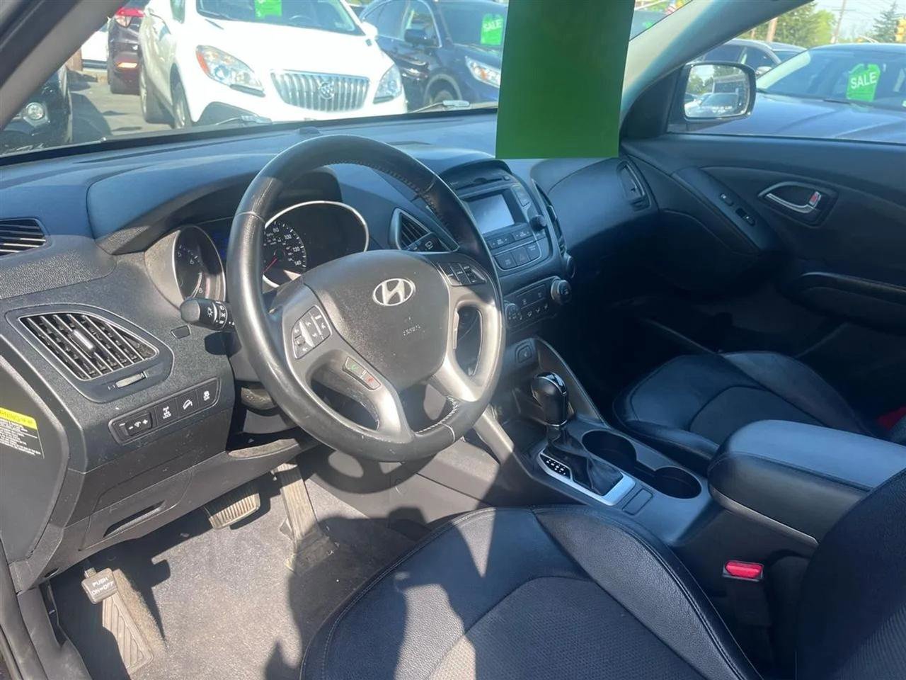 Used 2015 Hyundai Tucson SE AWD/4WD image 12
