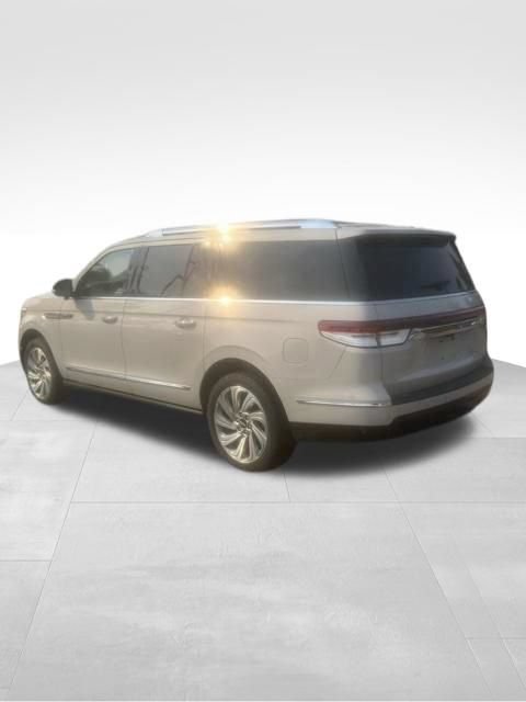 Certified 2023 Lincoln Navigator L Reserve AWD/4WD image 6
