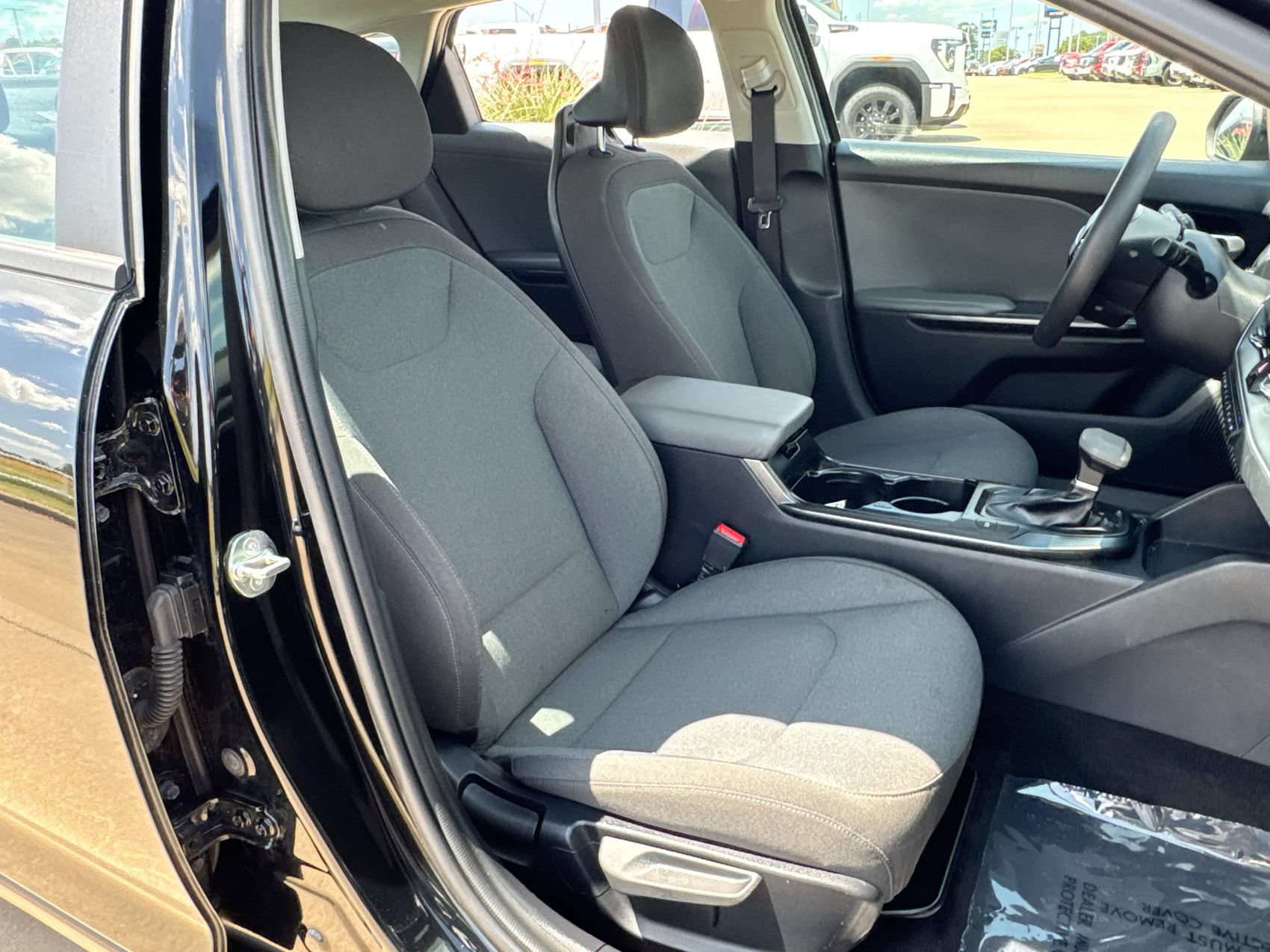 Used 2025 Kia K4 FWD image 22