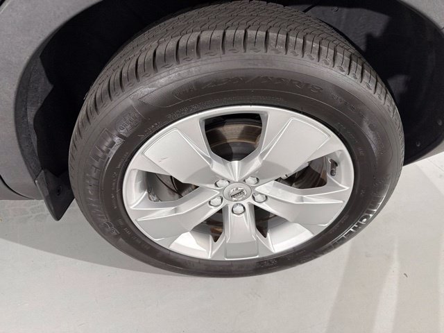Used 2022 Volvo XC40 T5 Momentum AWD/4WD image 7