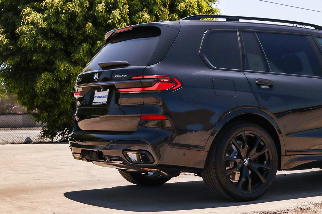 Used 2026 BMW X7 xDrive40i w/ M Sport Package AWD/4WD image 11