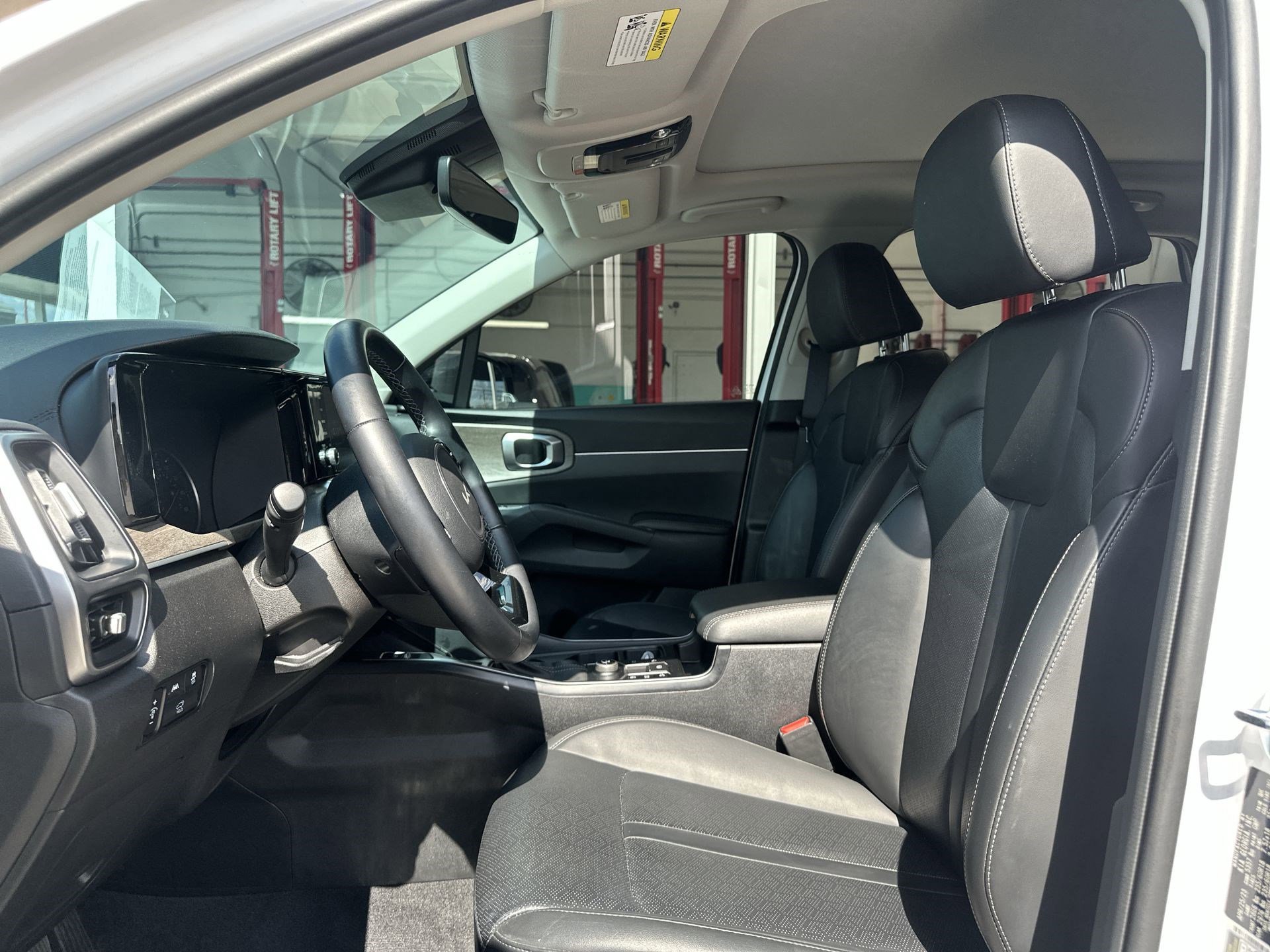 Used 2023 Kia Sorento EX w/ Panoramic Sunroof Package FWD image 13