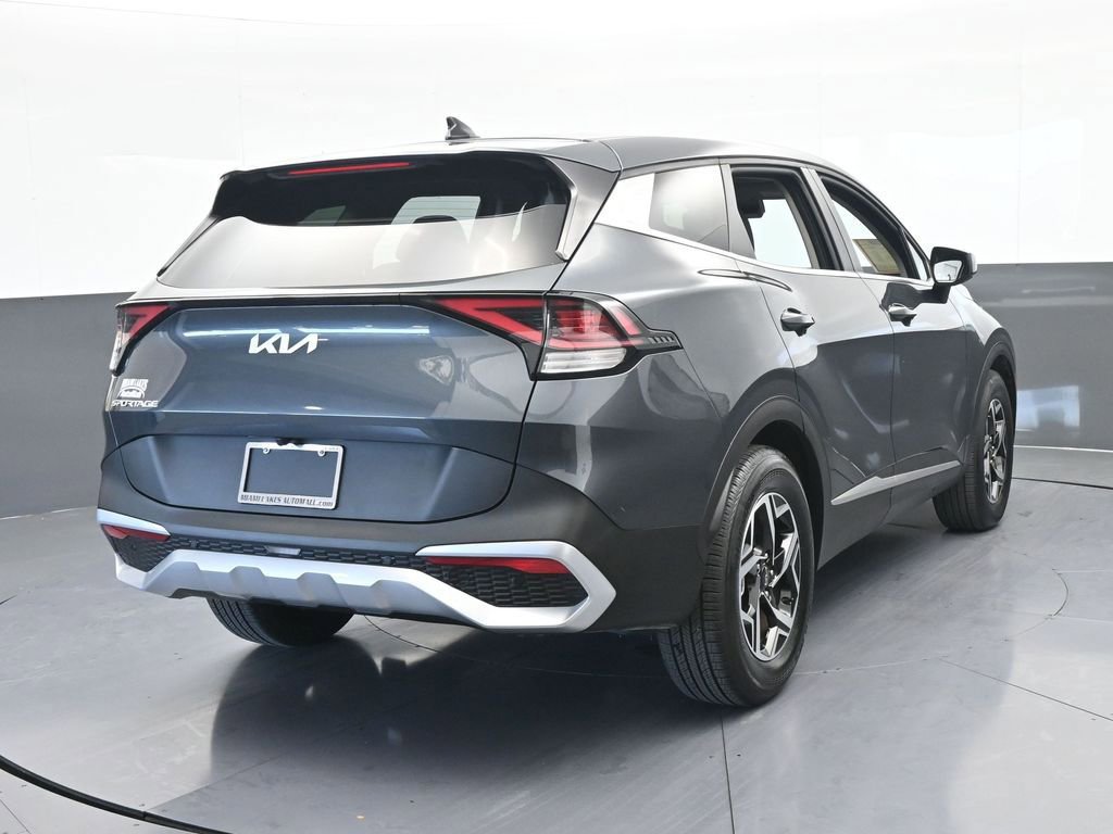 Used 2024 Kia Sportage LX image 5