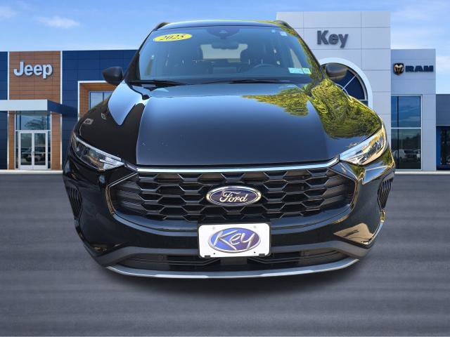 Used 2025 Ford Escape ST-Line AWD/4WD image 2