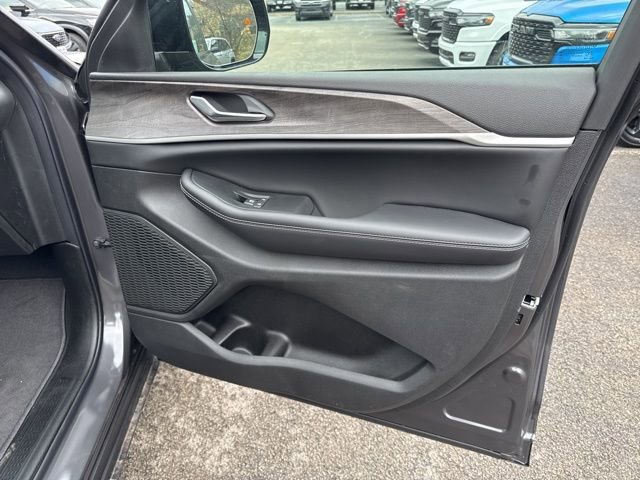 Used 2026 Jeep Grand Cherokee Altitude image 27