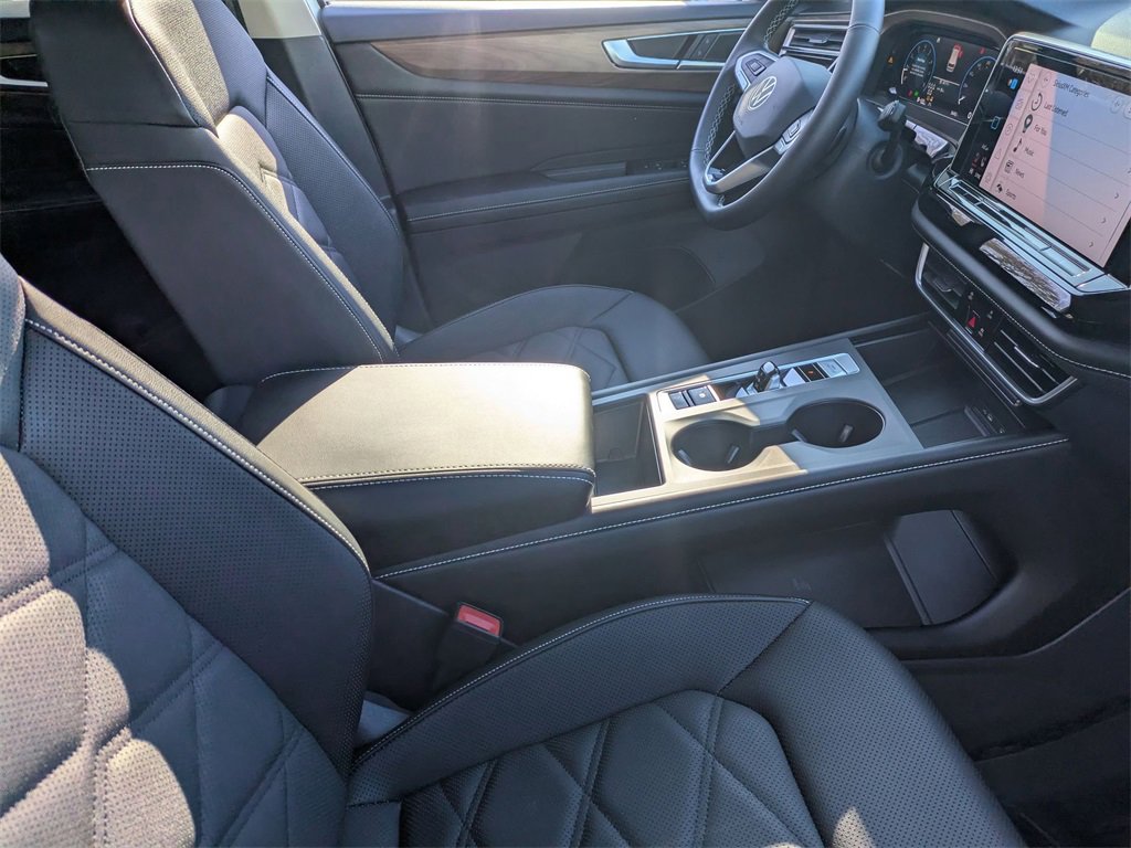 Used 2024 Volkswagen Atlas SE image 34