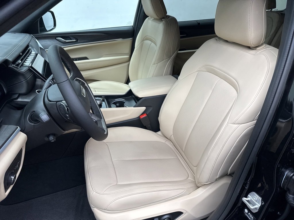 New 2025 Jeep Grand Cherokee L Limited w/ Luxury Tech Group II image 11