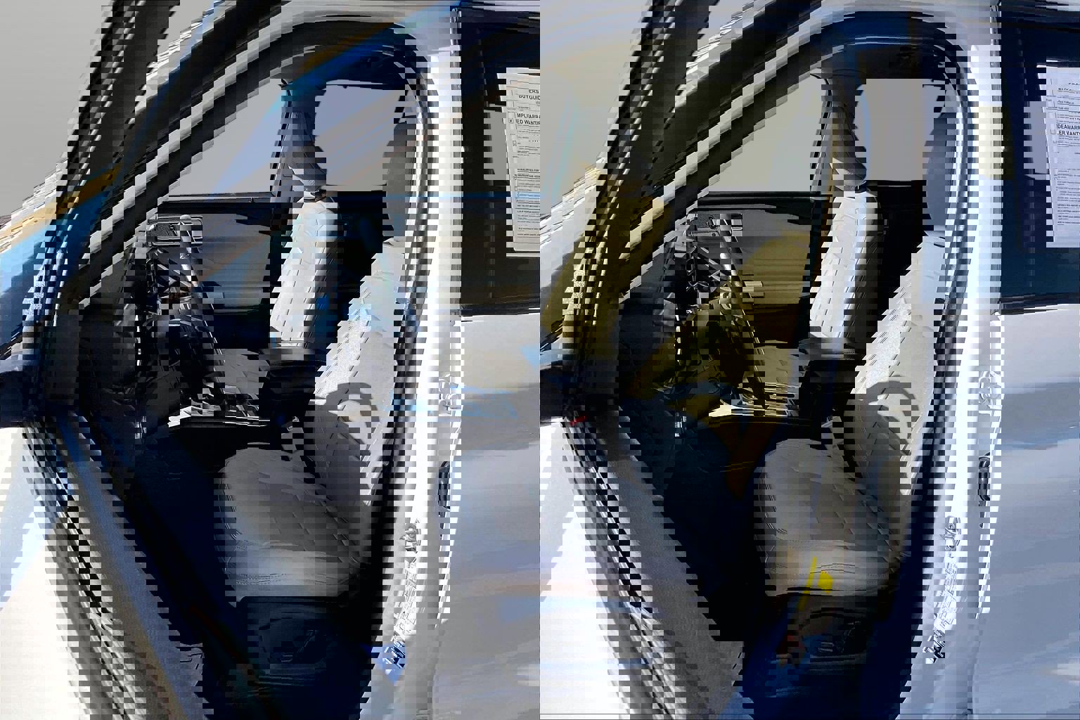 Used 2021 Ford Explorer Limited image 16