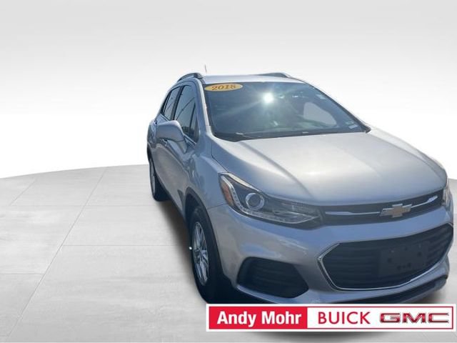 Used 2018 Chevrolet Trax LT w/ LT Convenience Package FWD image 2