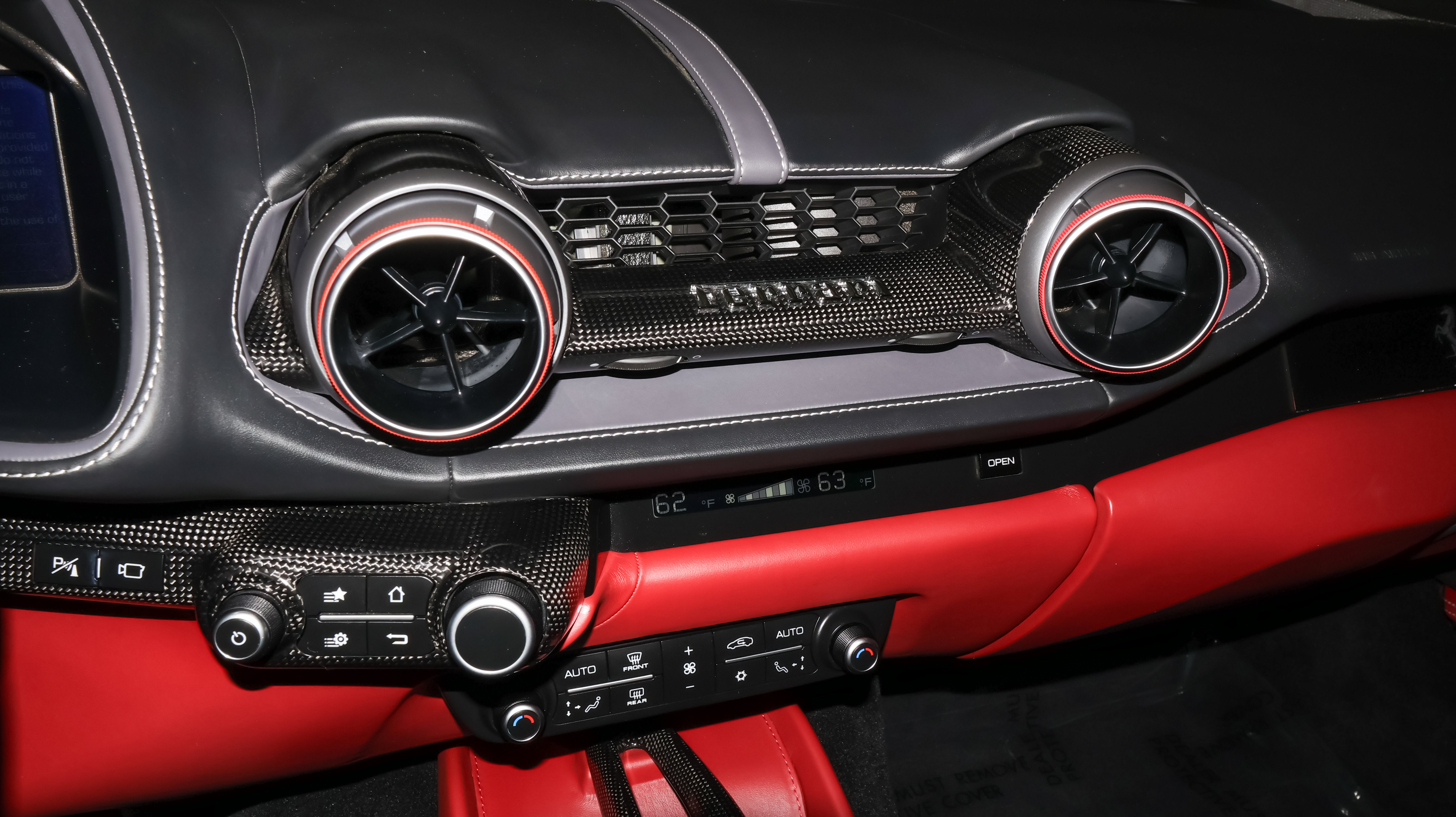 Used 2019 Ferrari 812 Superfast RWD image 21