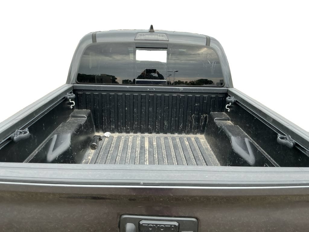 Used 2022 Toyota Tacoma TRD Off-Road RWD image 21