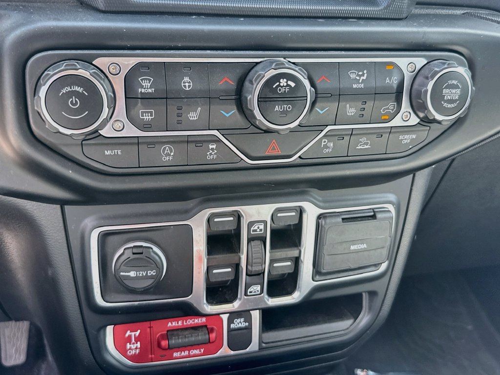 Certified 2023 Jeep Gladiator Mojave w/ LED Lighting Group AWD/4WD image 17