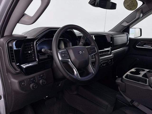 Used 2024 Chevrolet Silverado 1500 RST AWD/4WD image 9