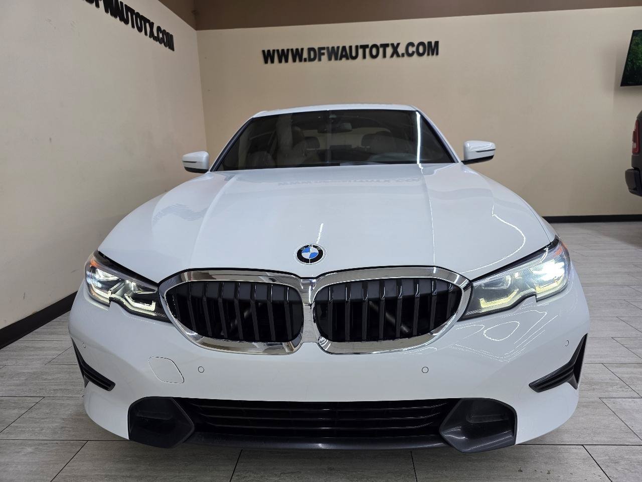 Used 2020 BMW 330i Sedan w/ Convenience Package RWD image 3