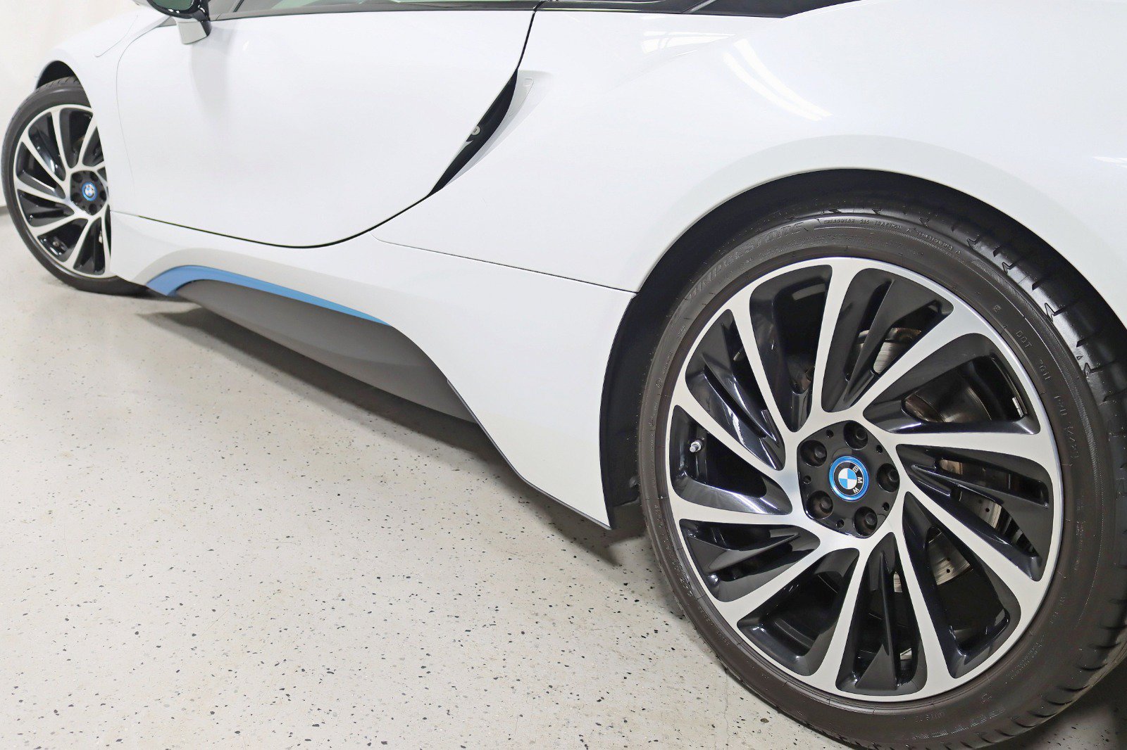 Used 2016 BMW i8 AWD/4WD image 13