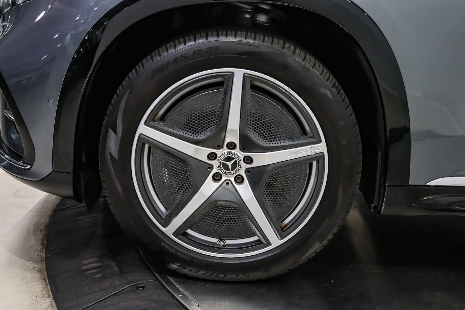 Certified 2023 Mercedes-Benz EQS 580 4MATIC SUV image 9