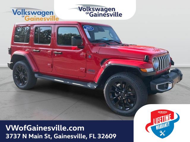 Used 2025 Jeep Wrangler Unlimited Sahara AWD/4WD image 1