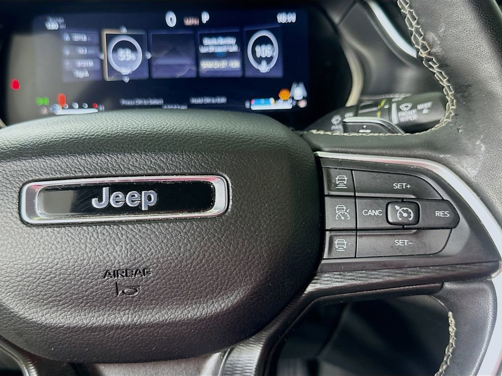 Used 2024 Jeep Grand Cherokee L Laredo image 24