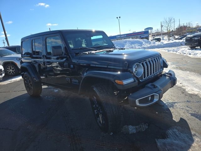 Used 2025 Jeep Wrangler Unlimited Sahara w/ Safety Group image 8