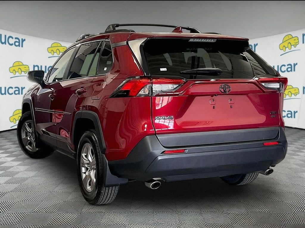 Used 2025 Toyota RAV4 XLE AWD/4WD image 4