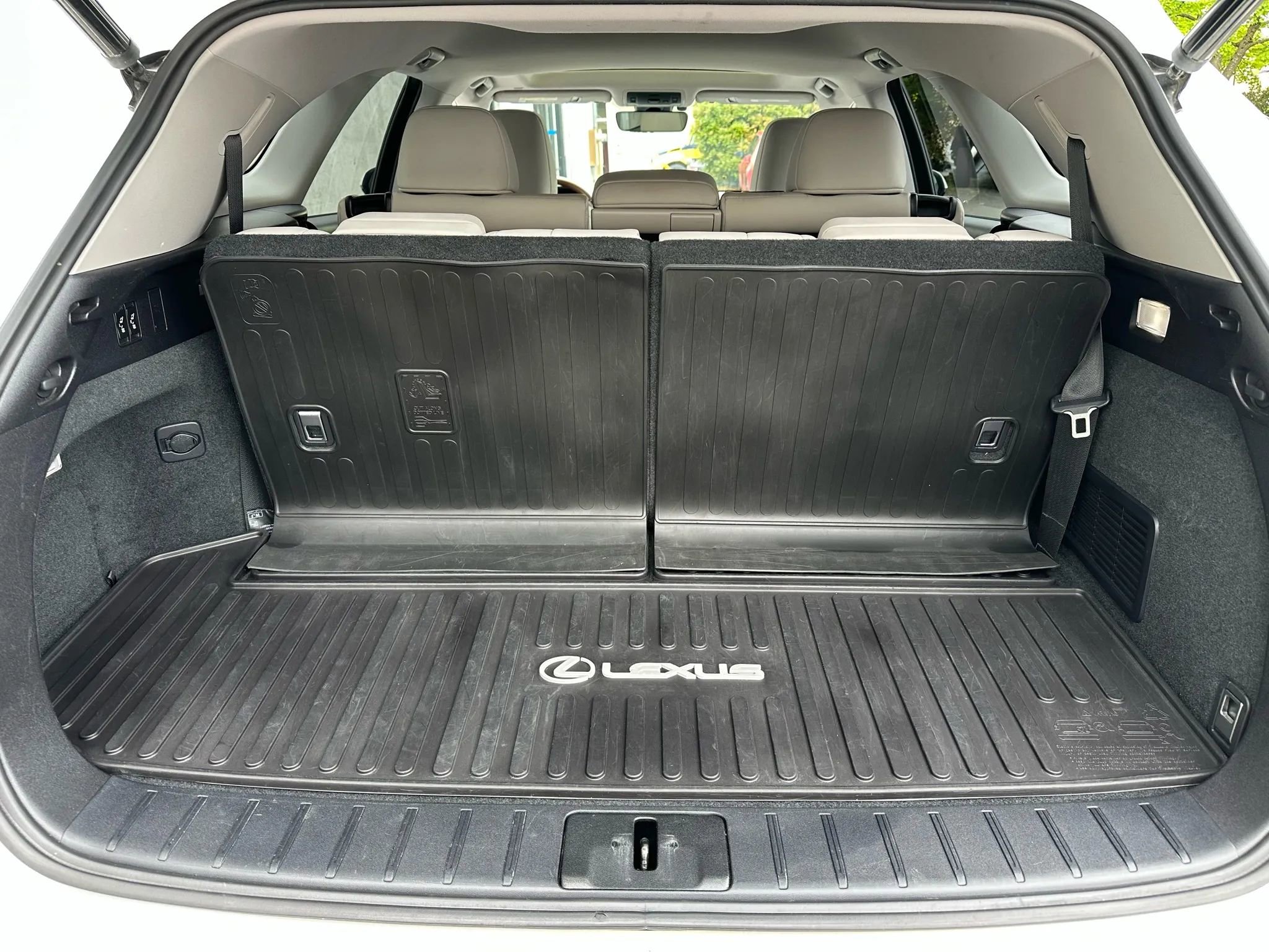 Used 2021 Lexus RX 350L Premium image 8