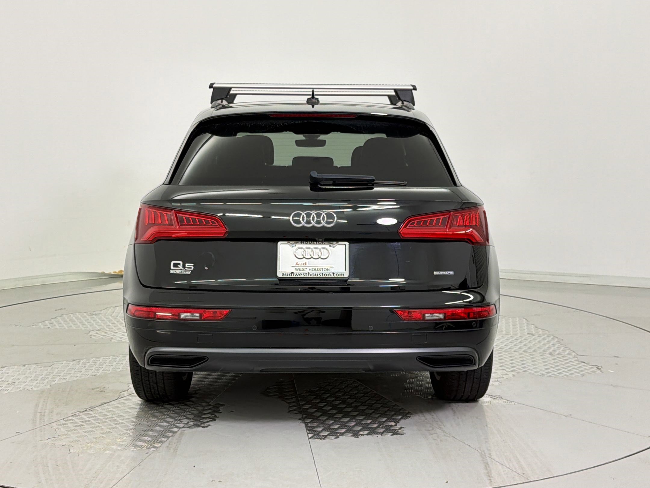 Used 2020 Audi Q5 2.0T Premium w/ Titanium Sport Package AWD/4WD image 10