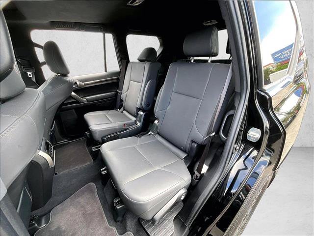Used 2023 Lexus GX 460 Premium w/ Accessory Package AWD/4WD image 28
