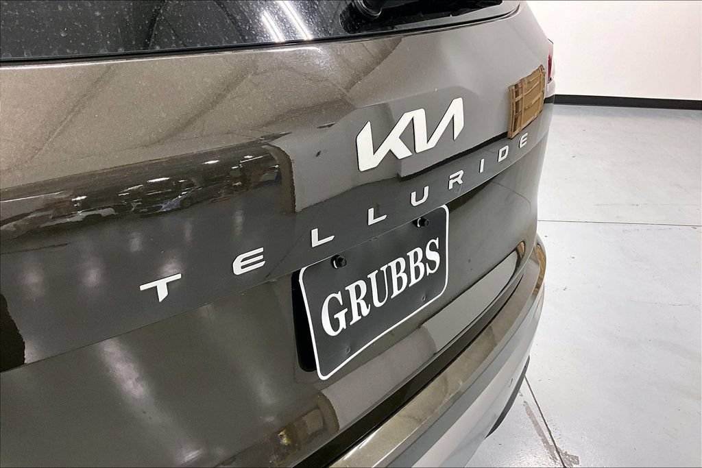 Used 2025 Kia Telluride S FWD image 38